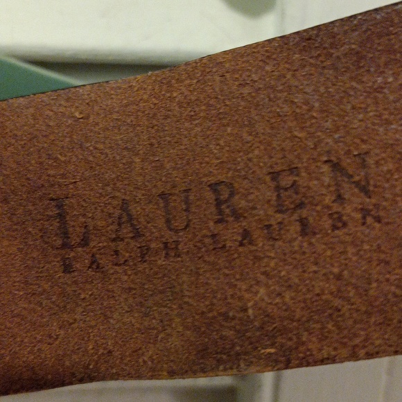 Woman's leather belt.. beautiful belt been sitting in my closet..to small for me - Picture 11 of 16